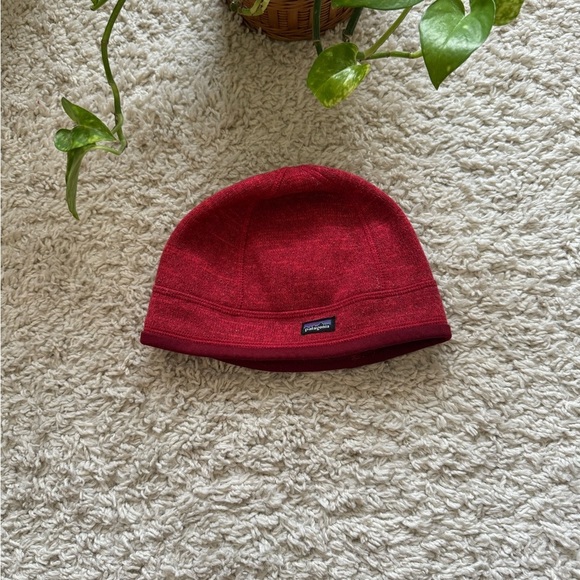 Patagonia Red Fleece Skull Cap Beanie - Picture 2 of 6